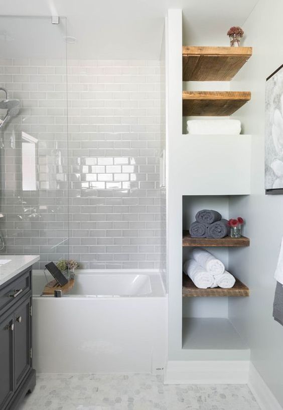 Los mejores trucos para decorar un baño con bañera · Mamparas de bañera