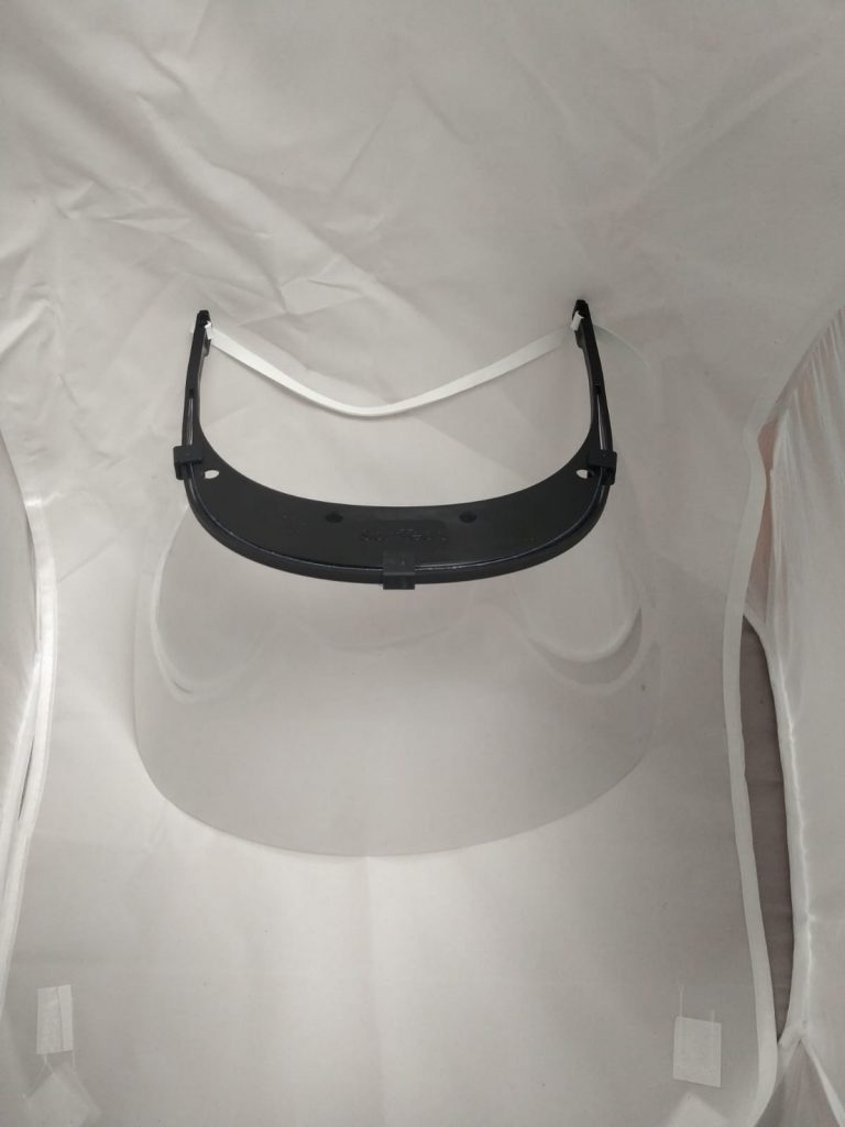 PANTALLAS DE PROTECCIÓN FACIAL METACRILATO tusmamparas valencia españa coronavirus